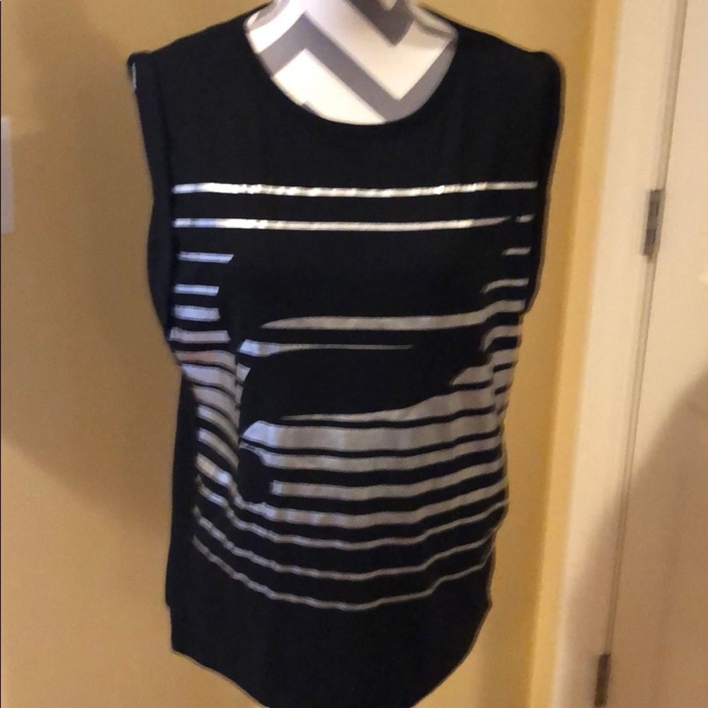 Fabletics top